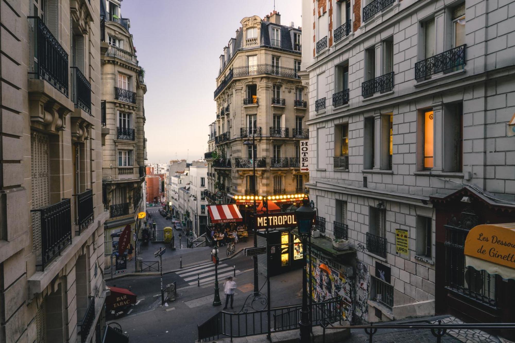 Montmartre & Abbesses - 2br - Cityapartmentstay Appartamento
